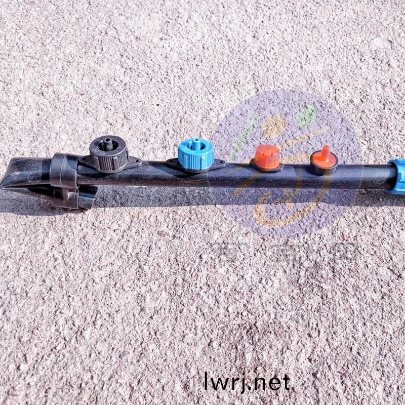 壓(ya)力補(bu)償(chang)式(shi)滴(di)頭